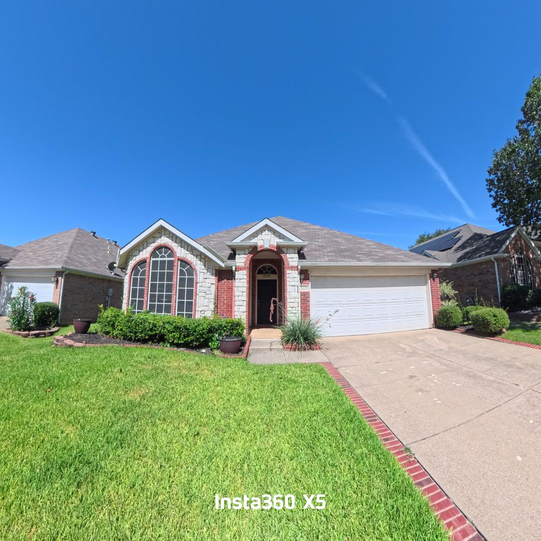 Bedford House: 2029 Oak Manor Drive