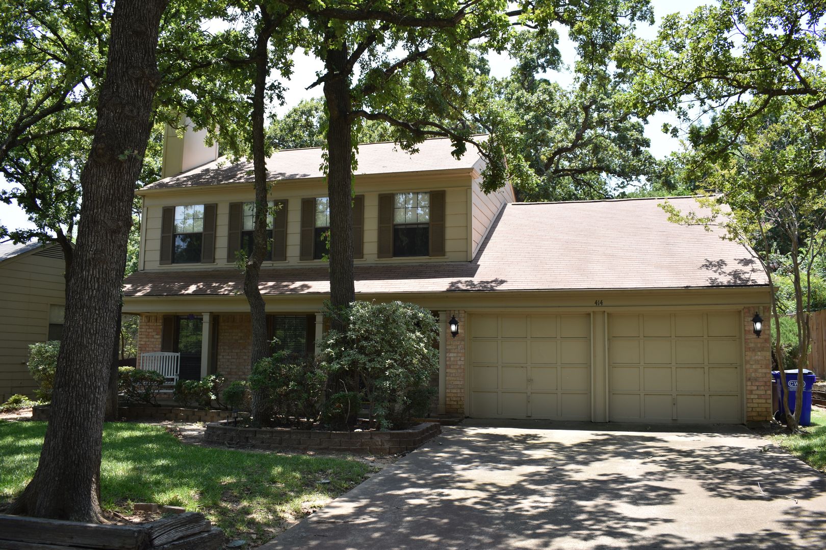 Euless House: 414 Teal Wood Lane