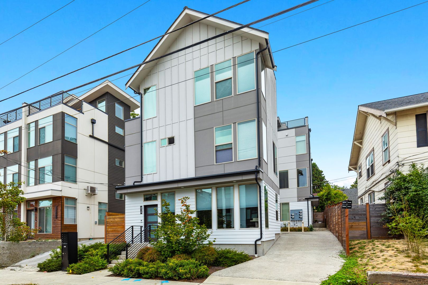 Seattle House: 814 NW 54th St