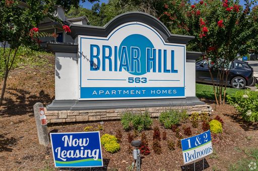 2 Bedroom Rental – 563 Briar Hill Ct., 650-D, Riverdale, GA 30274