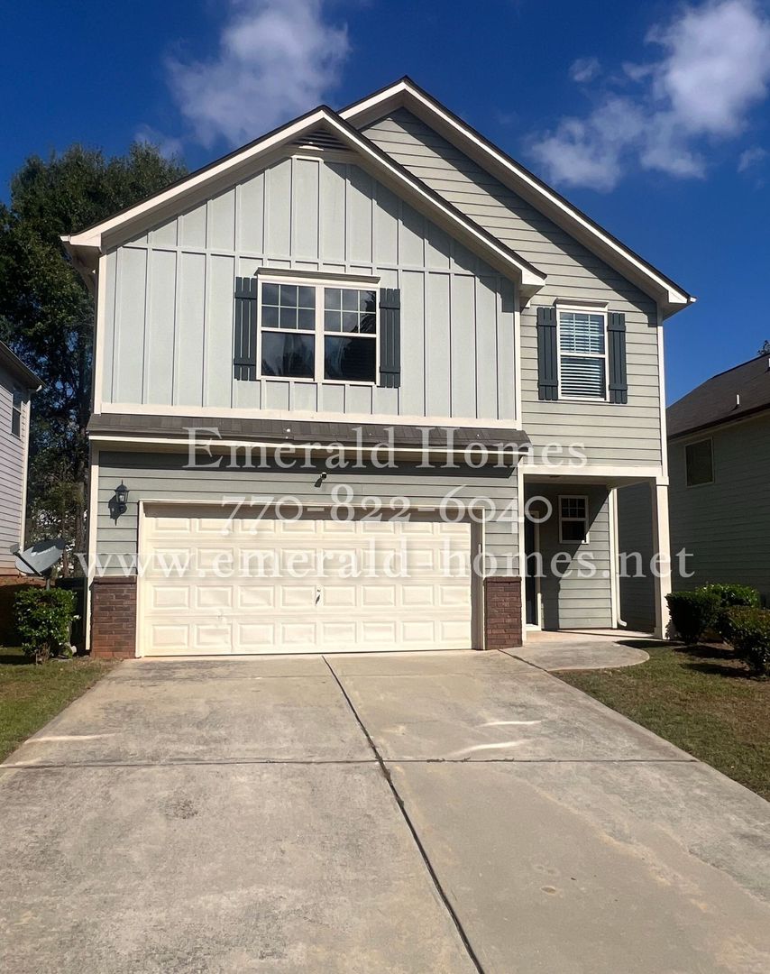 Lawrenceville House: 586 Grenier Terrace NE