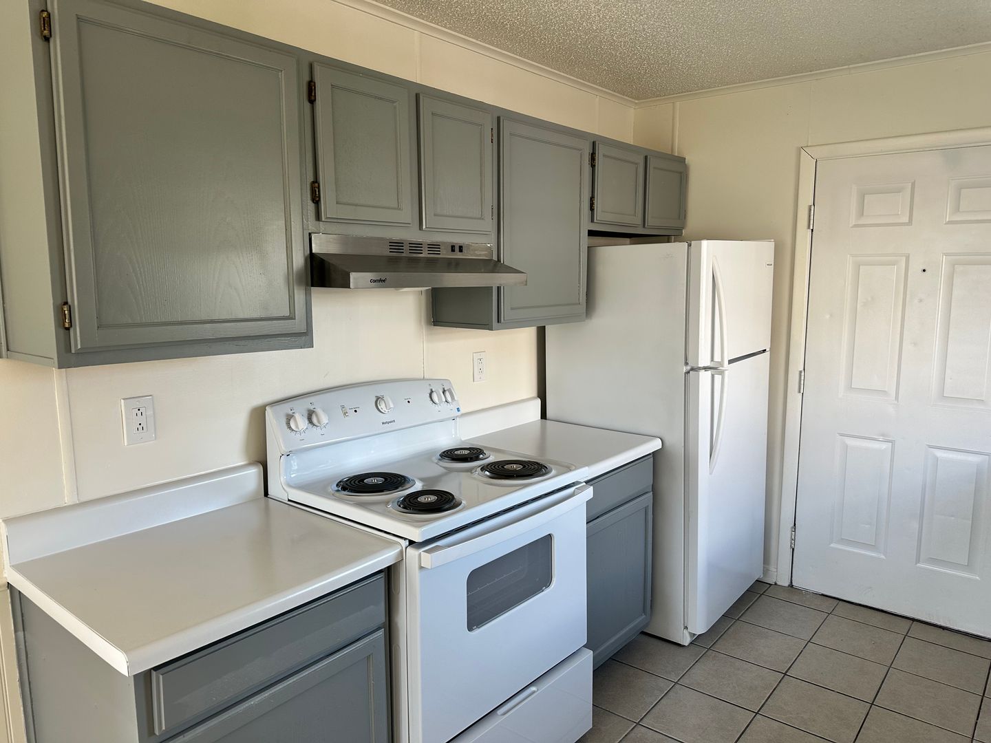 Kingsland Apartment: 200 Aster Street