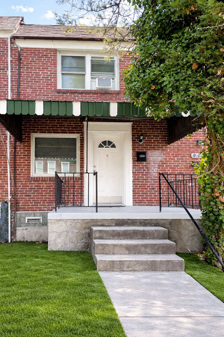 Baltimore House: 921 Bonapart Ave