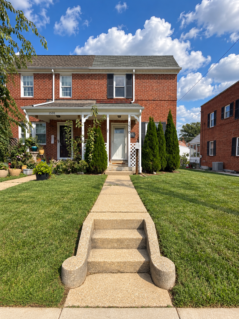 Middle River House: 1510 Dornton Avenue