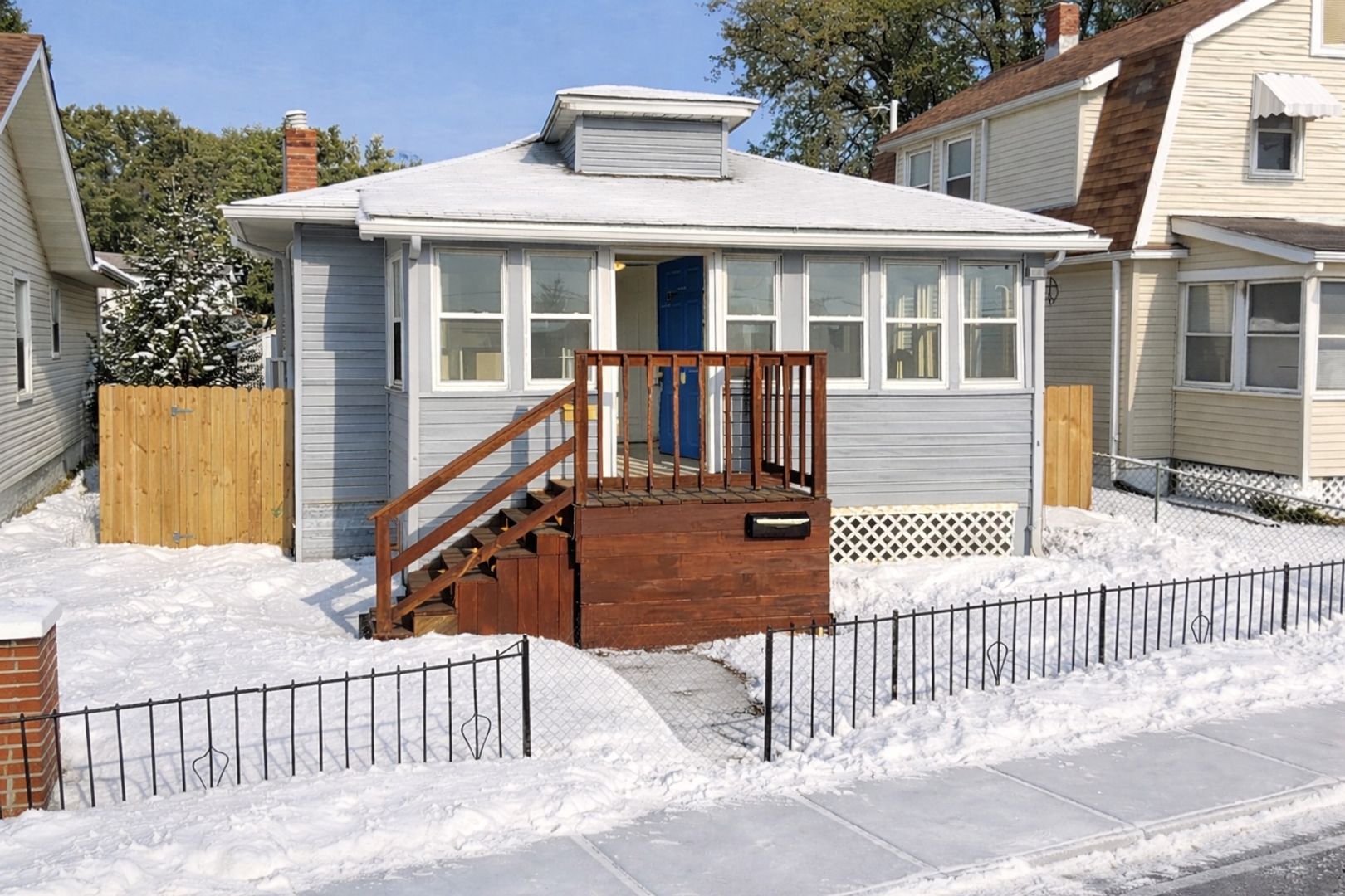 Dundalk House: 207 Main Street