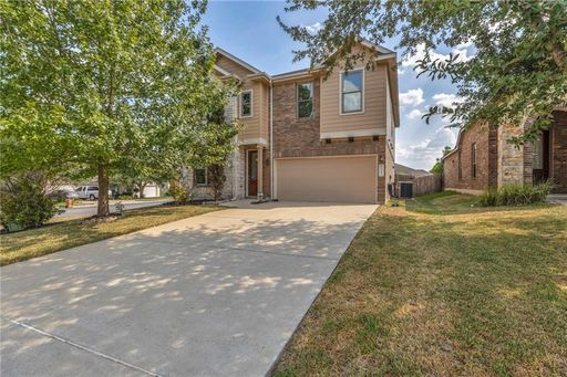 3 bedrooms /solar panels / 2.5 bathrooms/ 2 living rooms 2 dining – photo 1