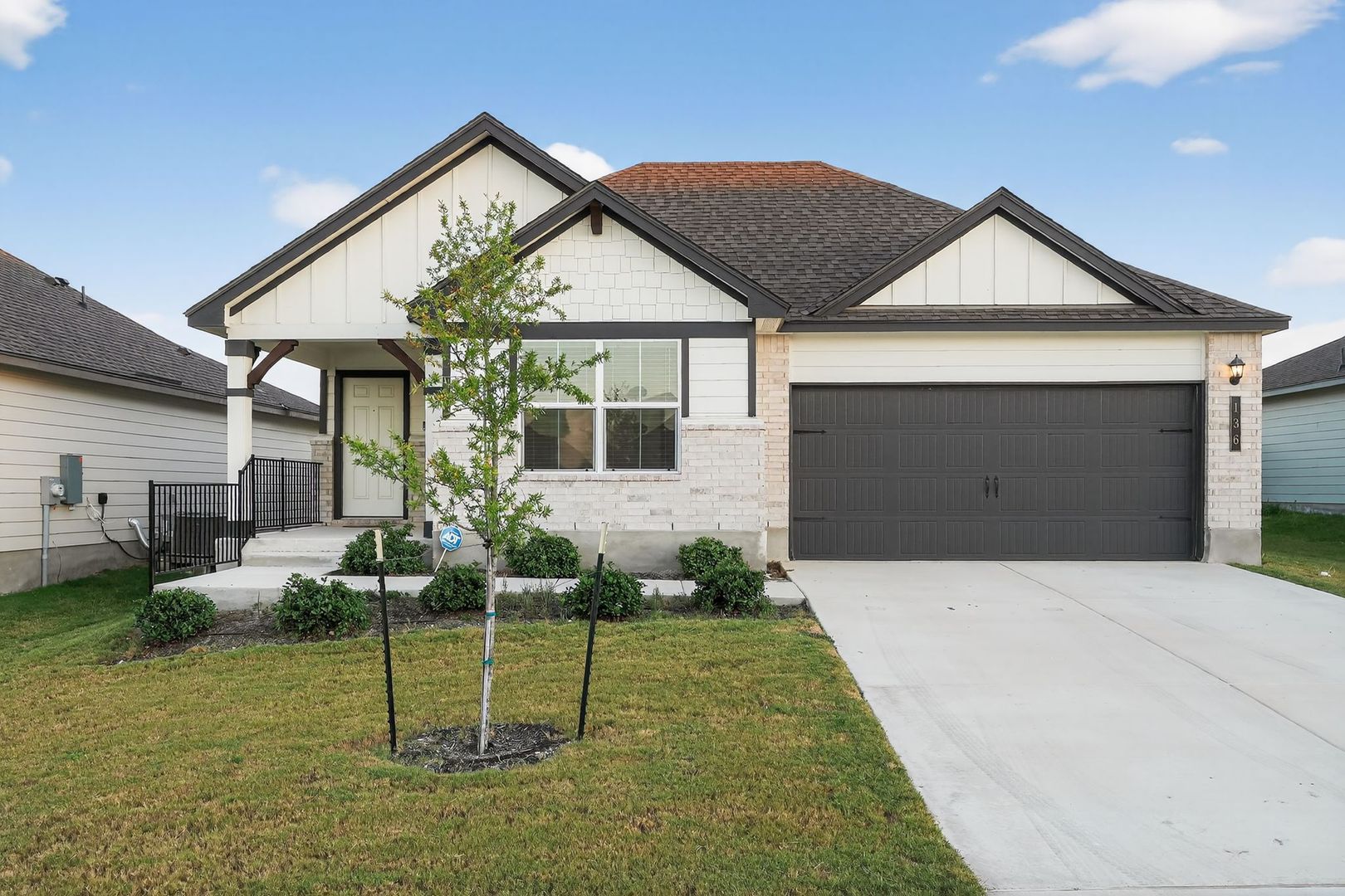 JARRELL House: 136 Watch Hl,