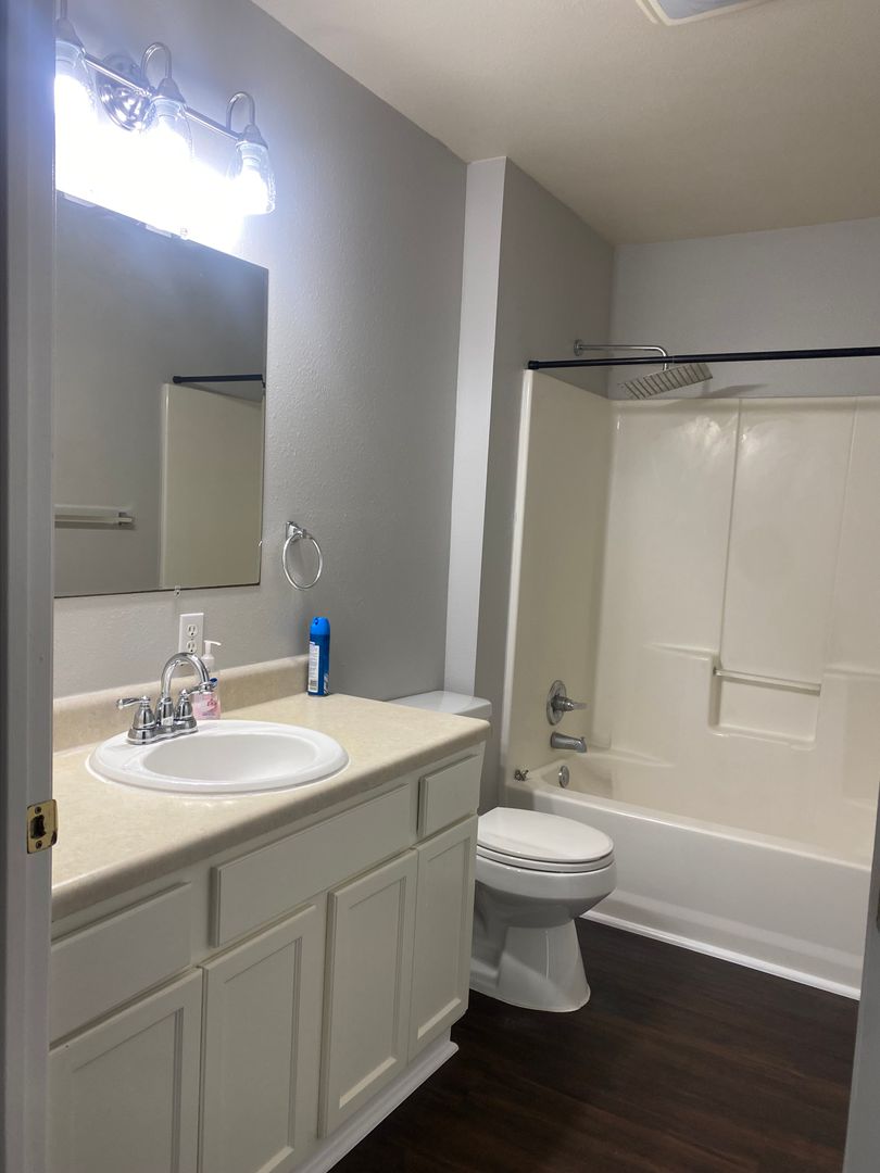 MANOR House: 601 N Bastrop St