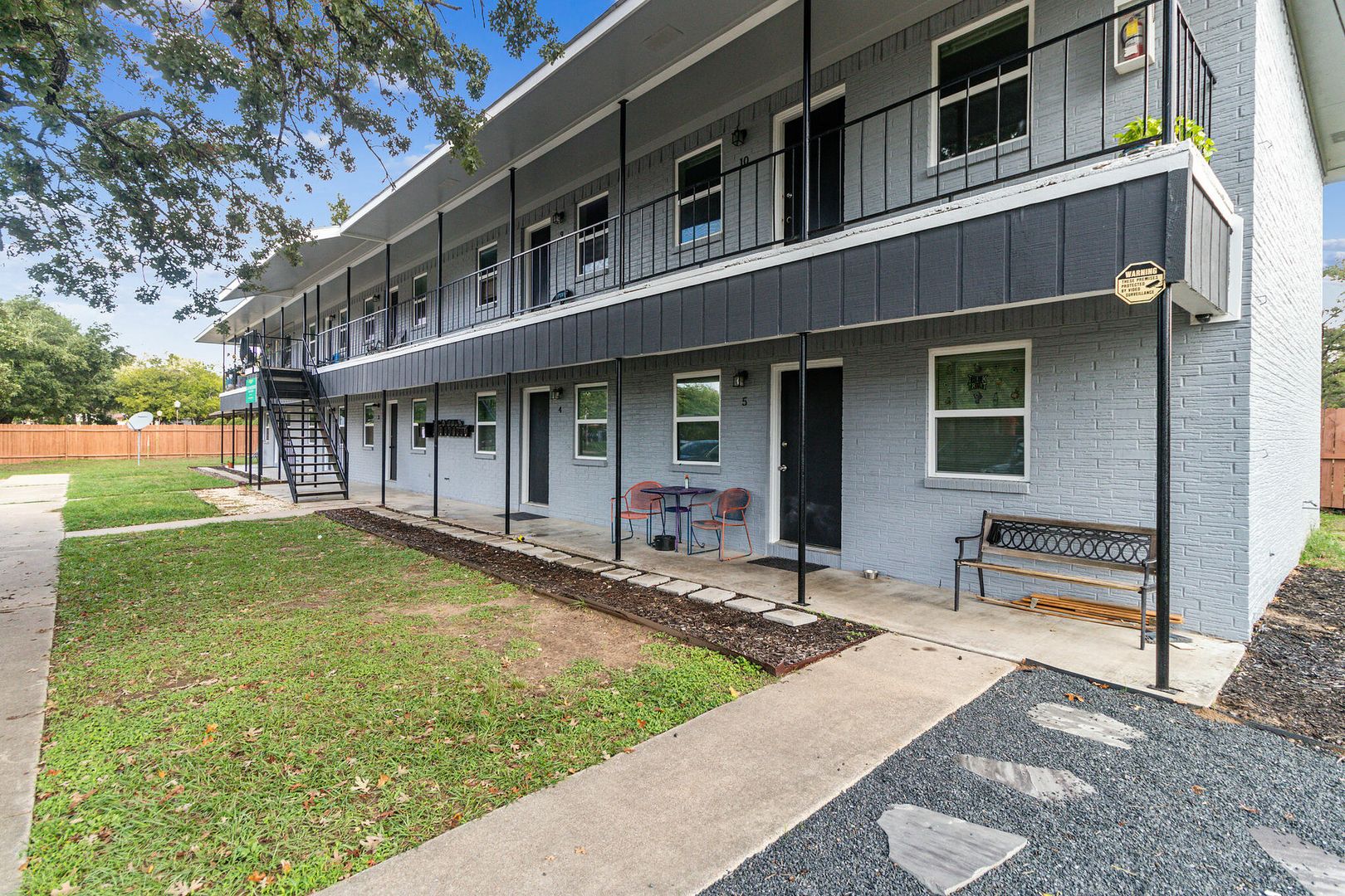 ROCKDALE Apartment: 306 CALHOUN DR