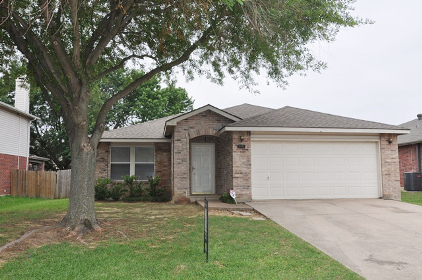 Grand Prairie House: 2971 Celian Drive