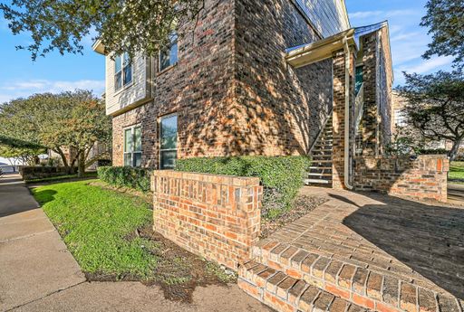 Memorable and Modern 2-2 Condo in Plano – photo 1