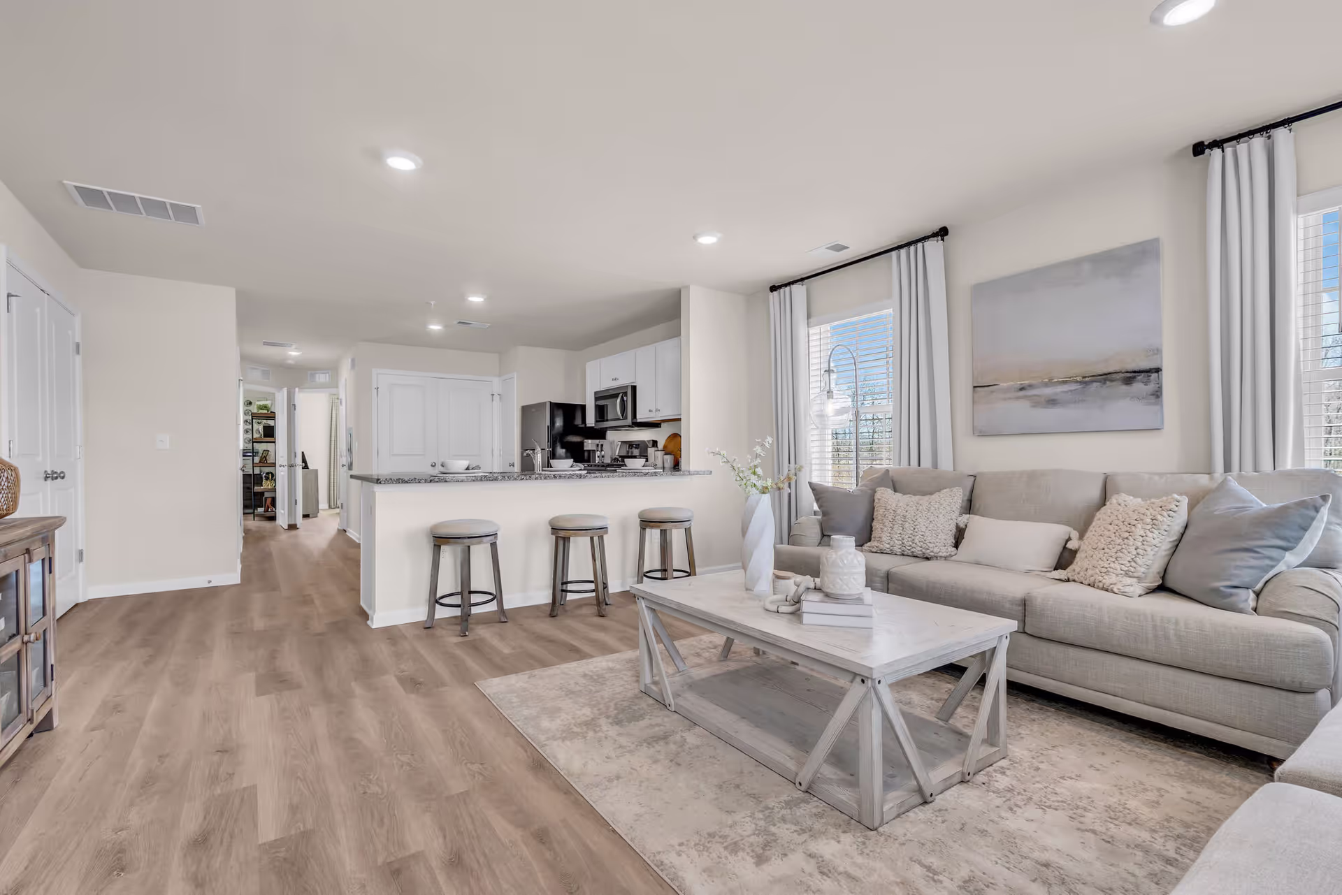 Burlington Township Apartment: 106 Whaler Way