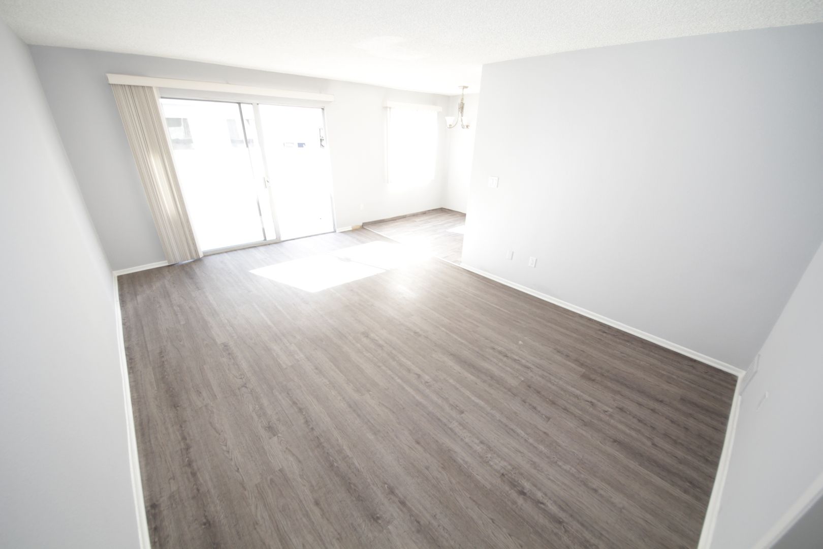 Los Angeles Apartment: 12133, 12135 Mitchell Avenue