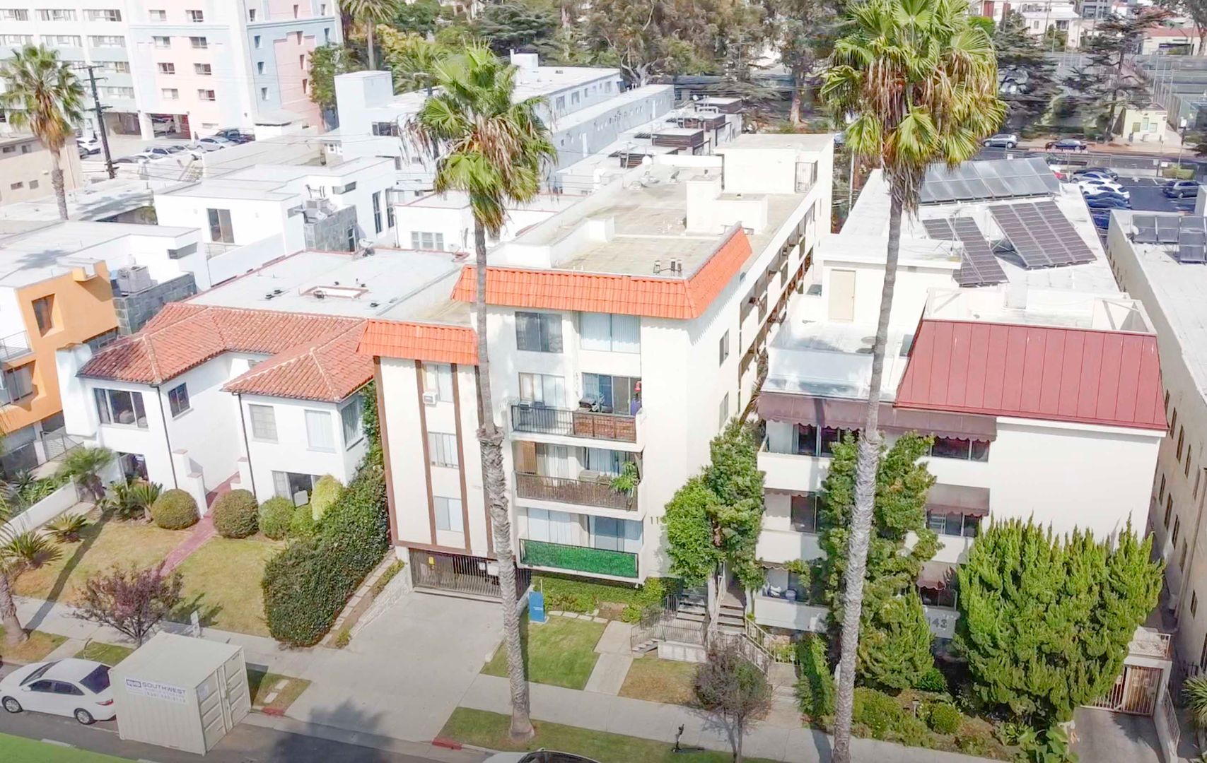 Santa Monica Apartment: 1137 6th Street