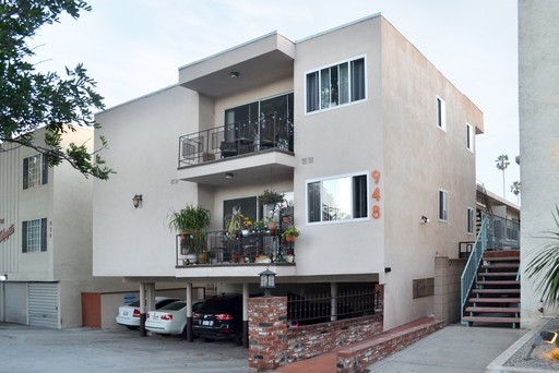 Santa Monica Apartment: 948 7th Street