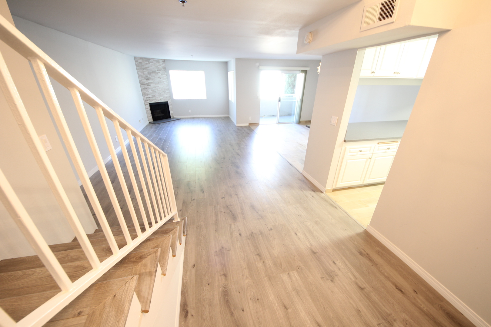 Los Angeles Apartment: 7140 Flight Avenue