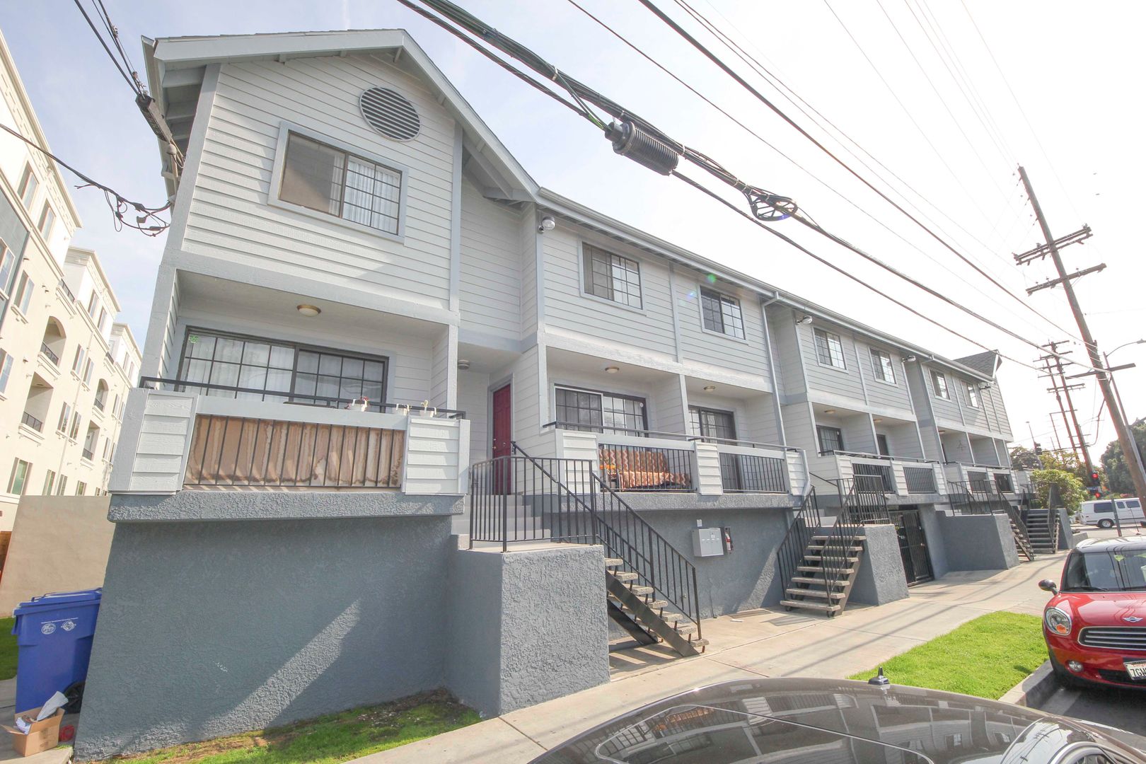 Los Angeles Apartment: 1600 South Bundy Drive