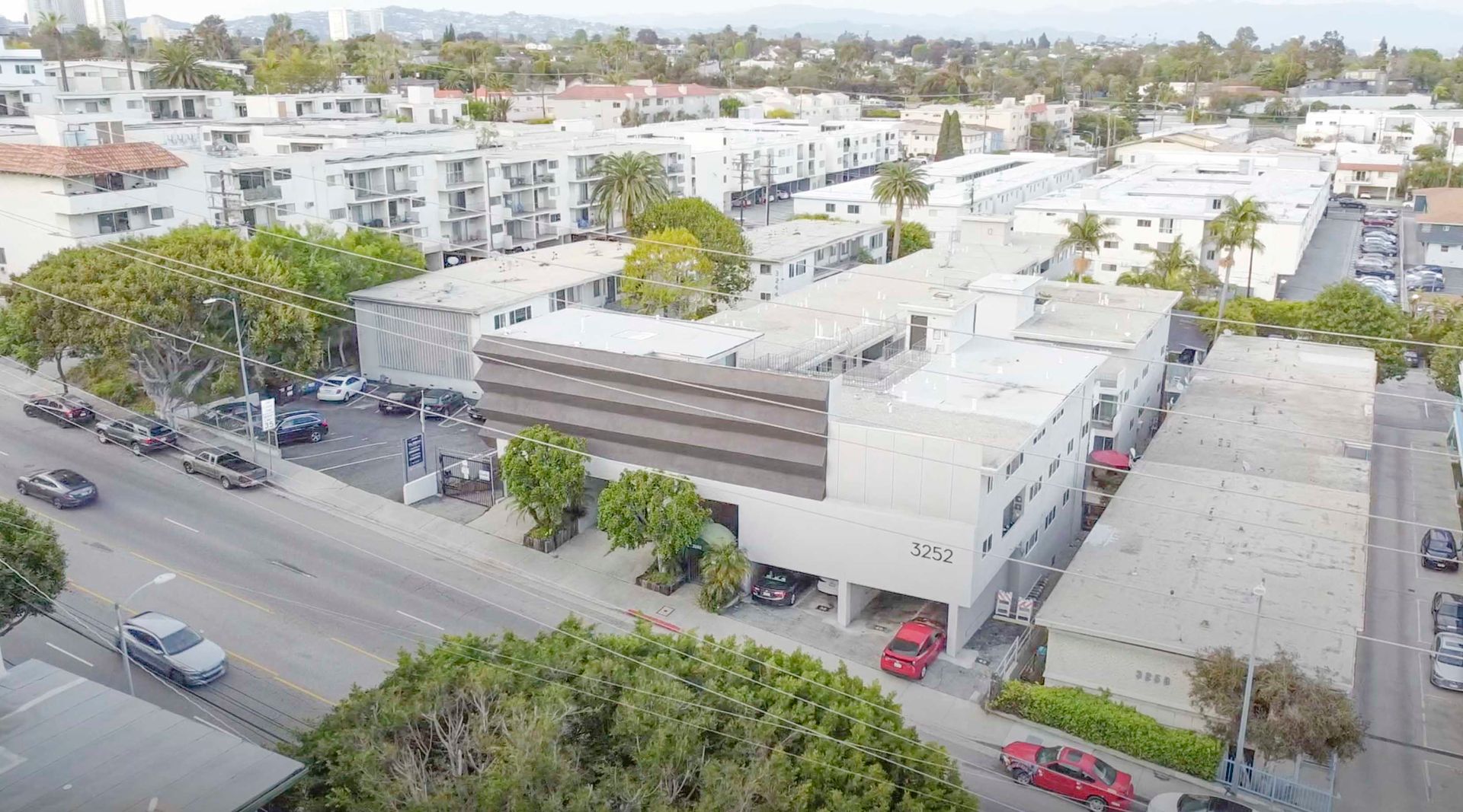 Los Angeles Apartment: 3252 Overland Avenue