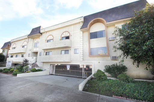 $1,500.00 Move-In Credit--Huge Renovated Studio W/ Loft - High Ceilings & Private Balcony - Pet Friendly