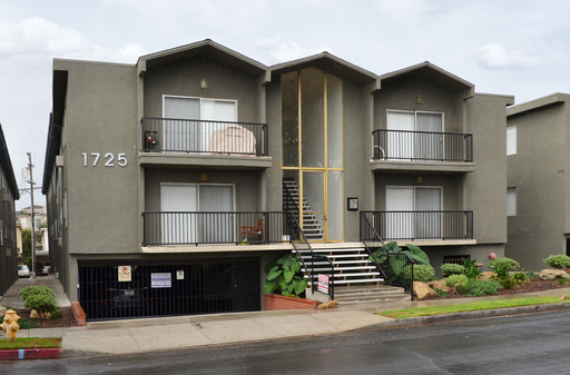 Los Angeles Apartment: 1721, 1725, 1733 Purdue Avenue