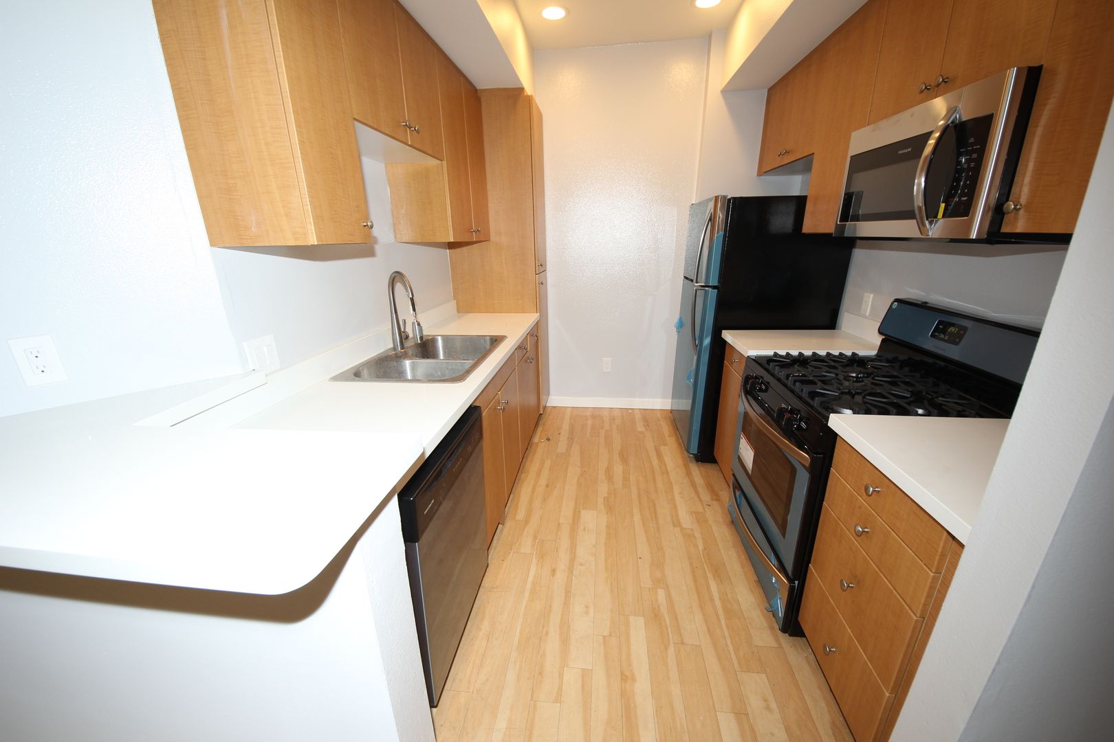 Los Angeles Apartment: 7070 Flight Avenue