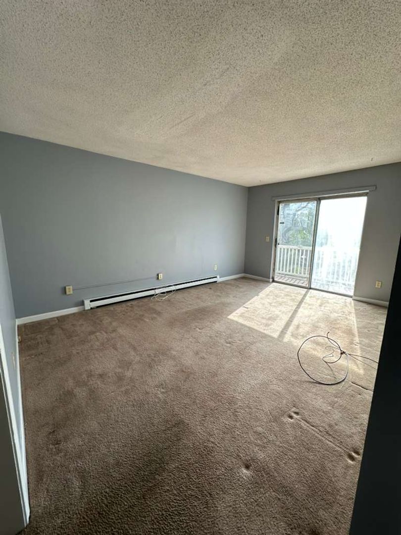 Waterbury Apartment: 176 Lincoln St