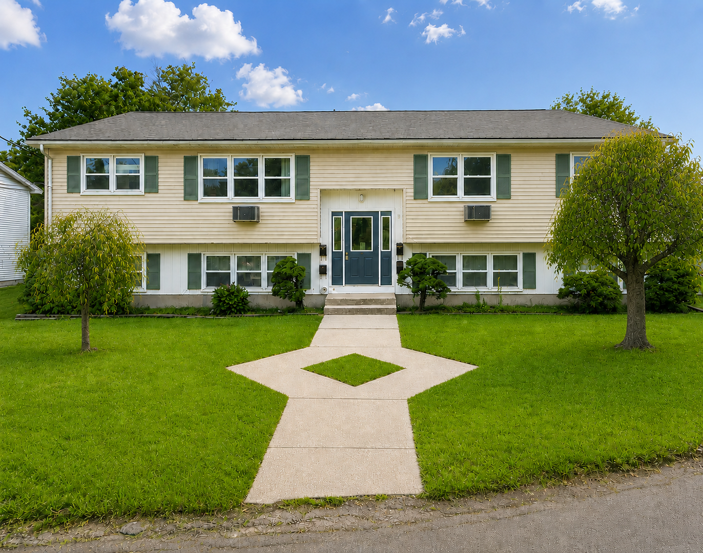 Waterbury Apartment: 39 Elmview Circle