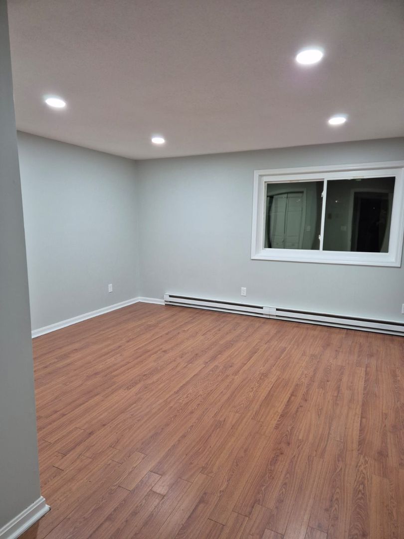 Waterbury House: 126 Perkins Ave