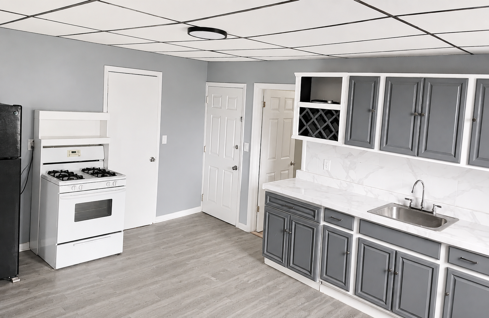 Waterbury Apartment: 28 Hickory St