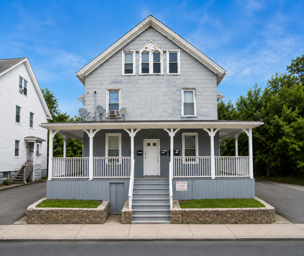 Waterbury Apartment: 28 Hickory St