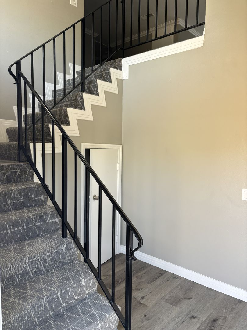 Upland Apartment: 1015 Bennington St