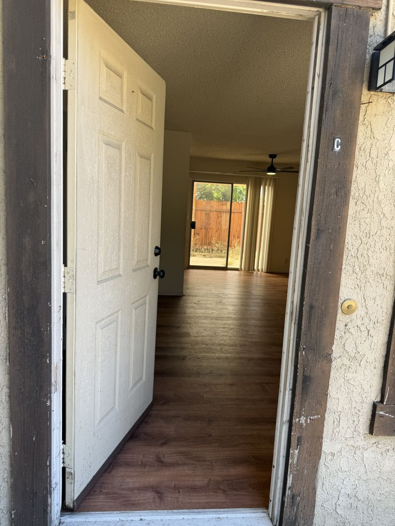 Upland Apartment: 1042 Bennington St