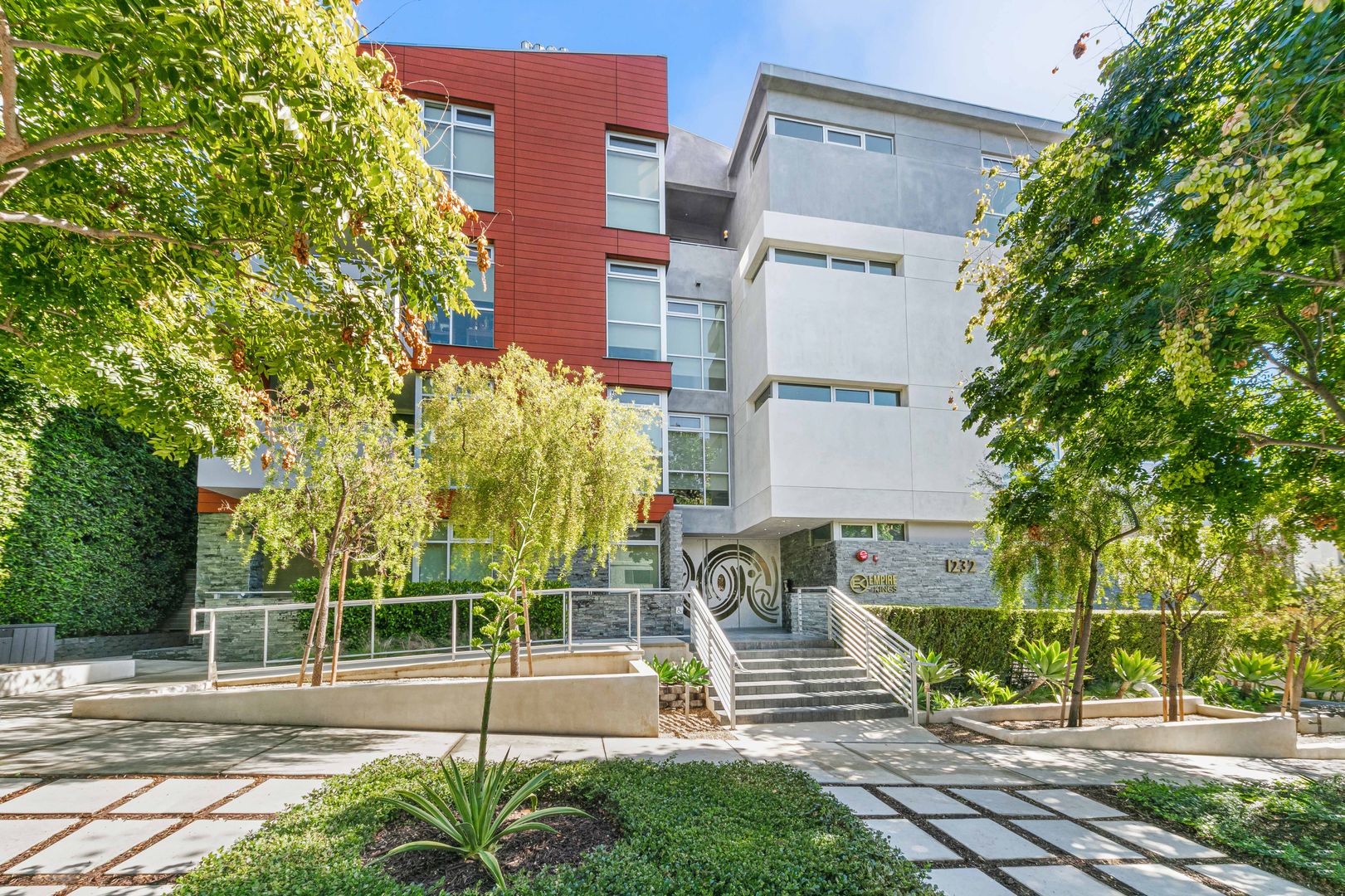 West Hollywood Apartment: 1232 N Kings Road