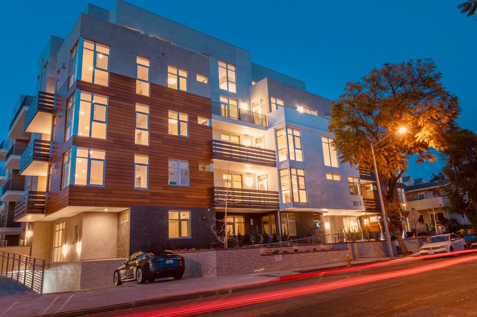 West Hollywood Apartment: 8017 Norton Avenue
