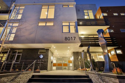 Spacious 2 Bedroom 2 Bath in West Hollywood with Private Balcony – photo 1
