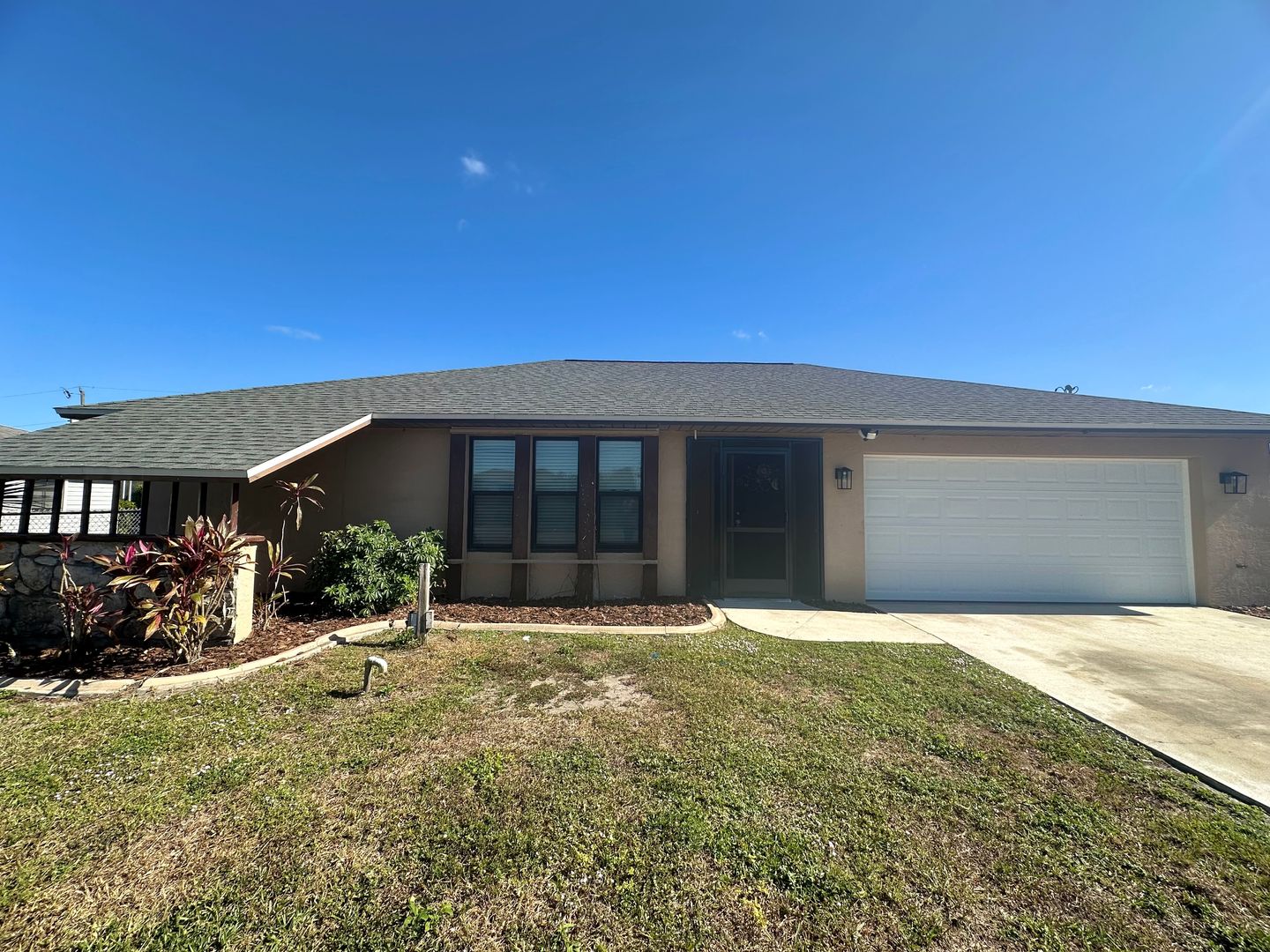 Cape Coral House: 1221 NE 12th Ave