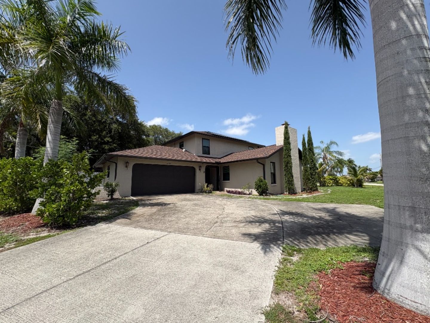 Cape Coral House: 2330 SE 8th Ter