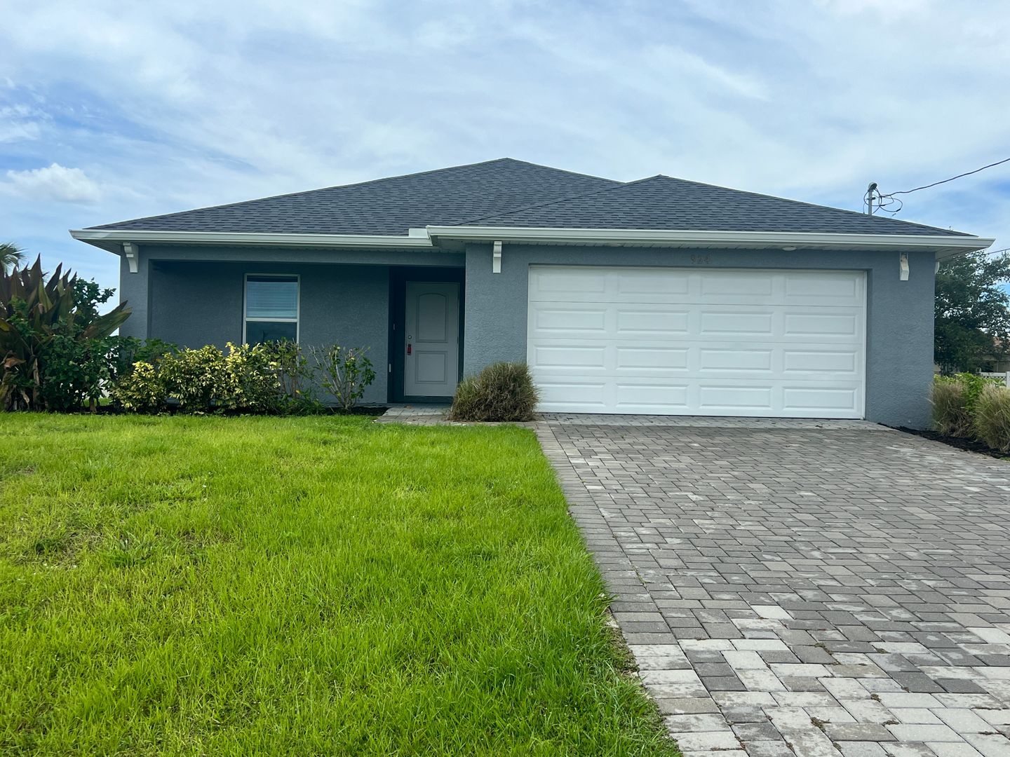 Cape Coral House: 924 NW 8th Pl
