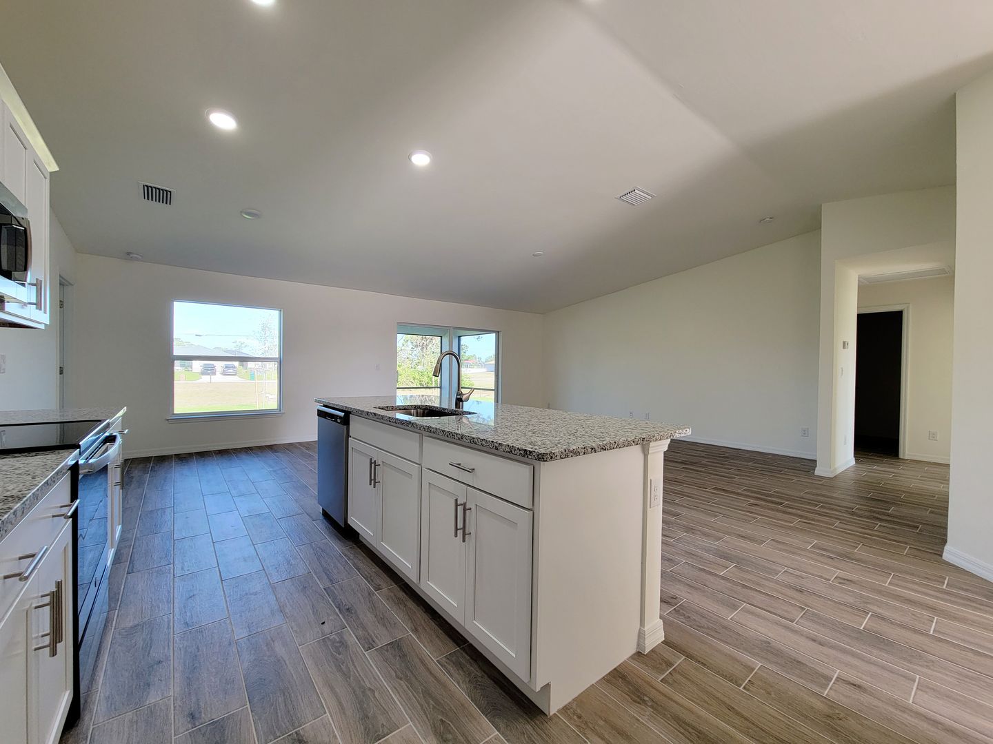 3100 NW 20th Ave 5 of 12