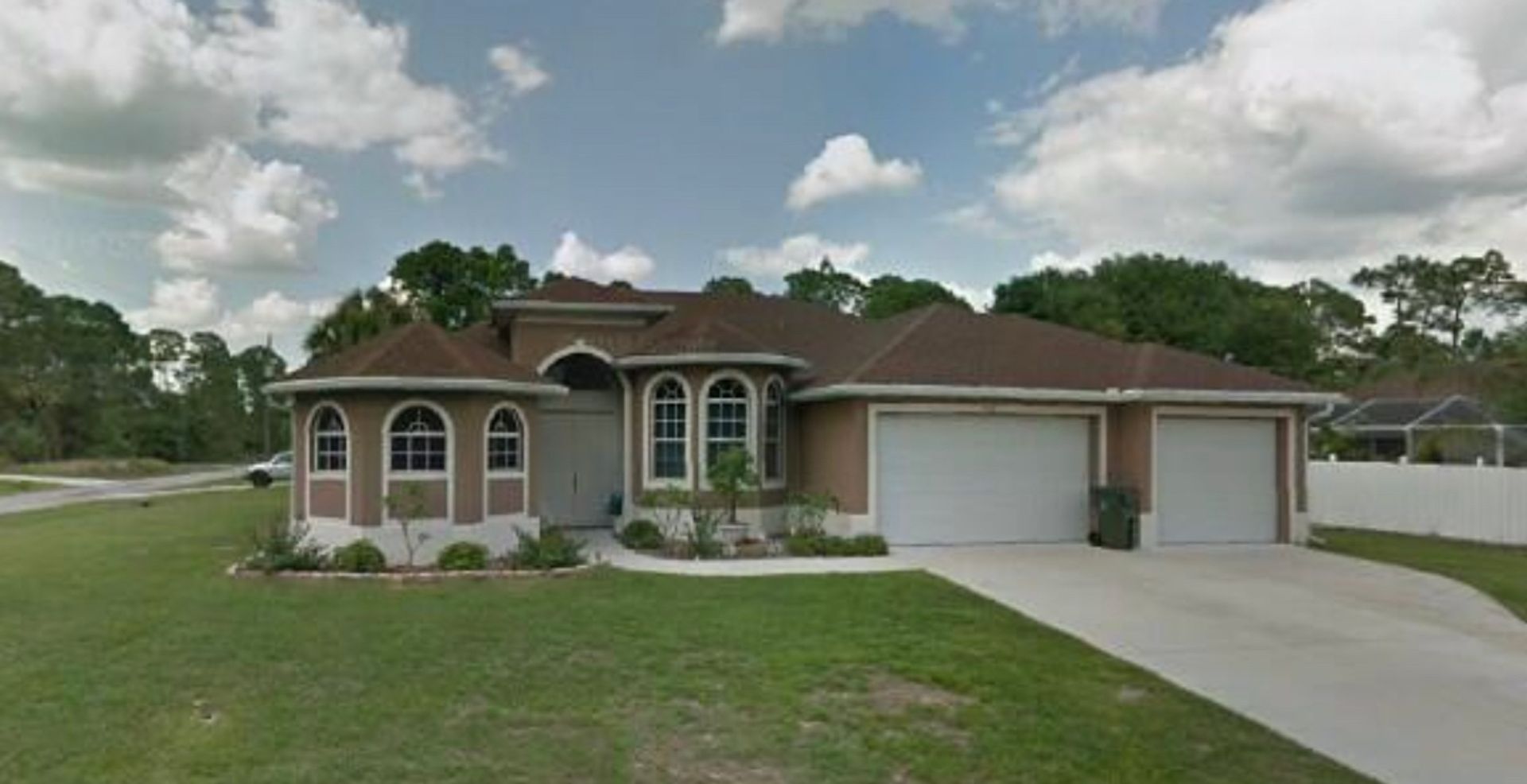 North Port House: 4110 Polynesia Rd