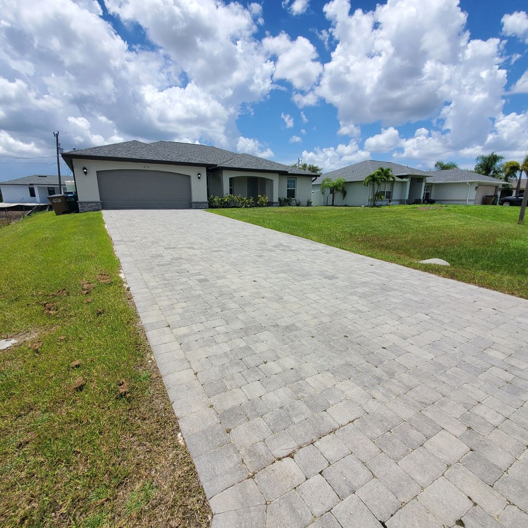 Cape Coral House: 2710 NW 5th Ter