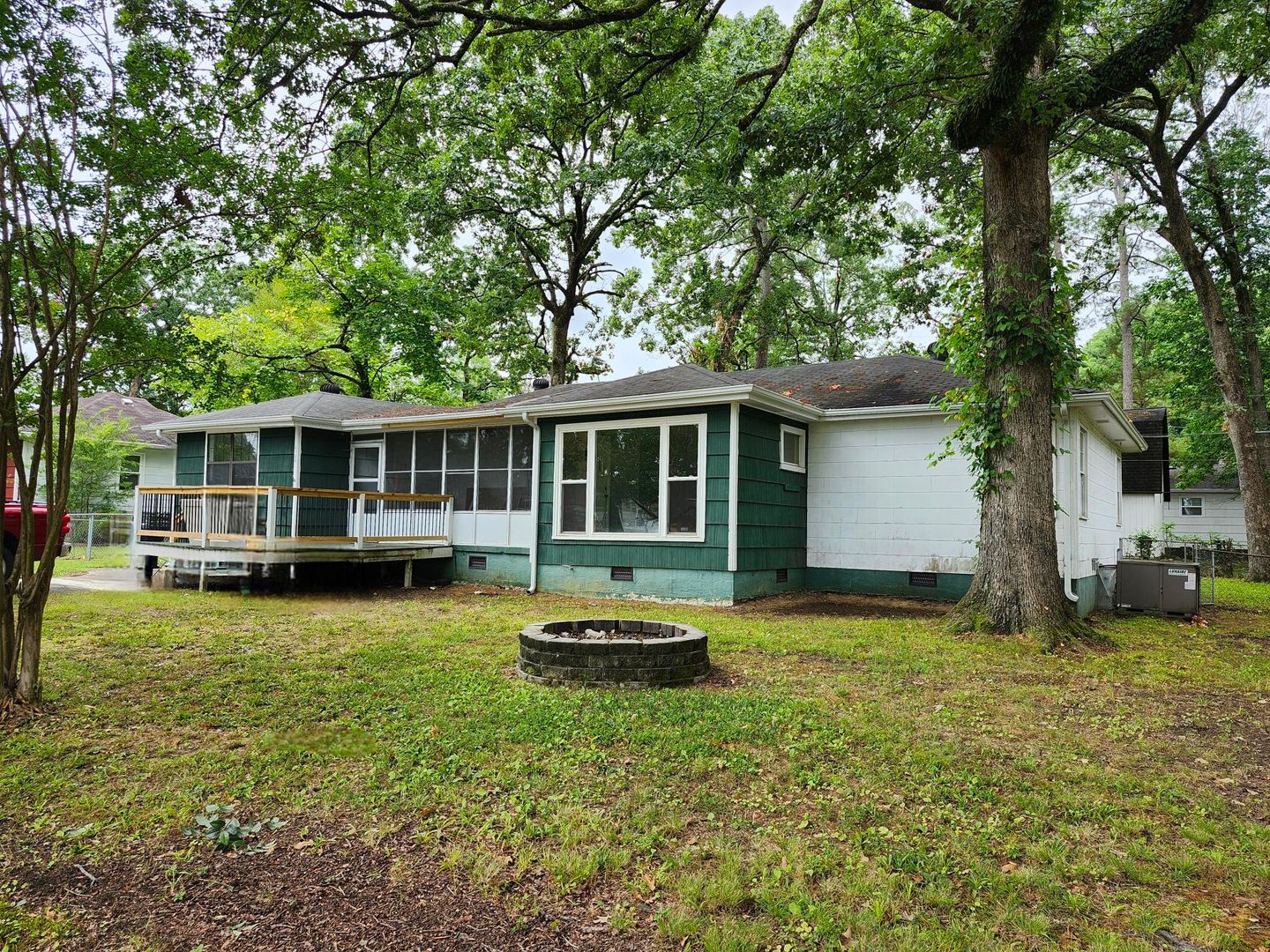 Chattanooga House: 6108 Schofield Ave.