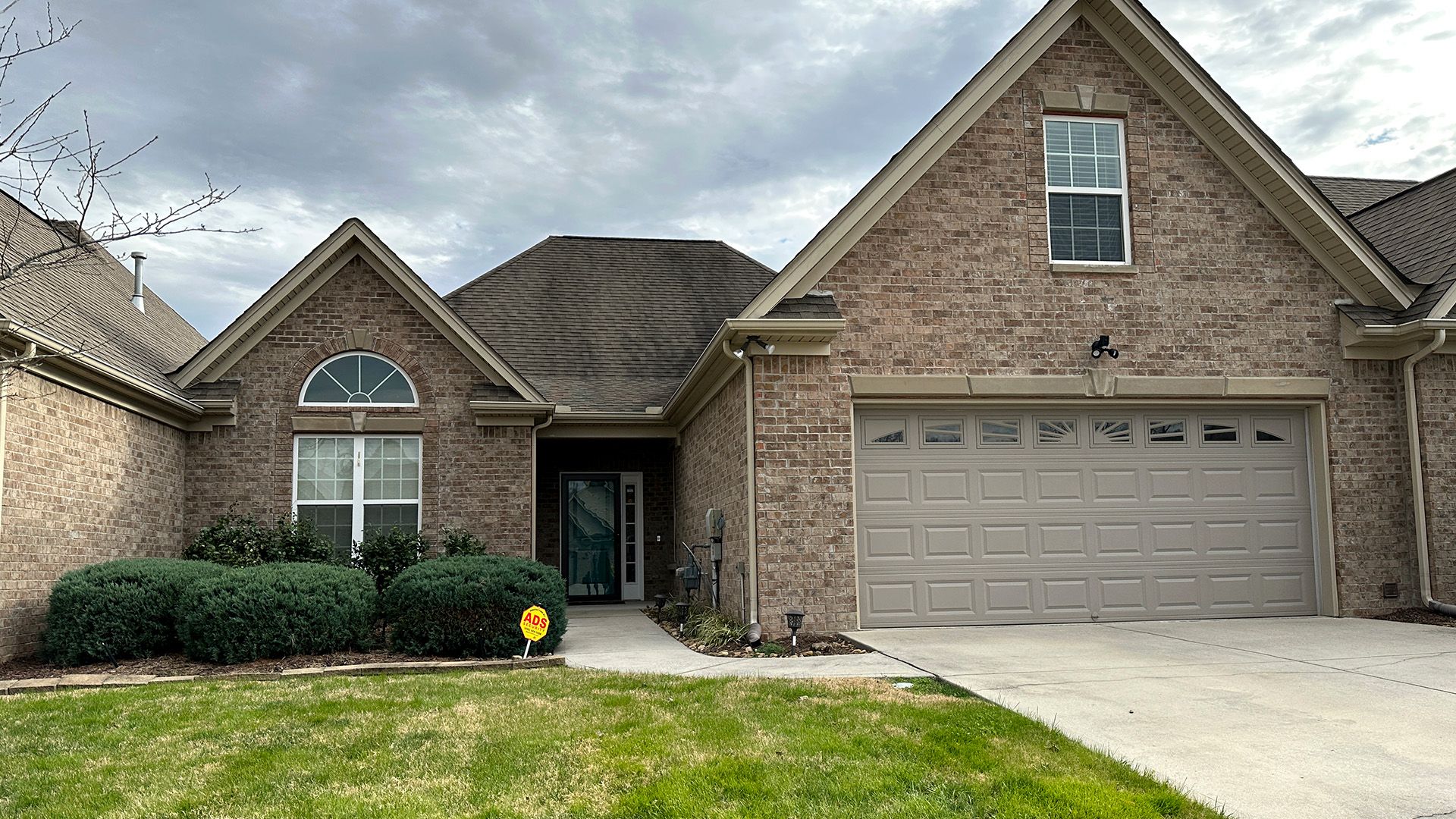 Hixson House: 6334 Musket Lane