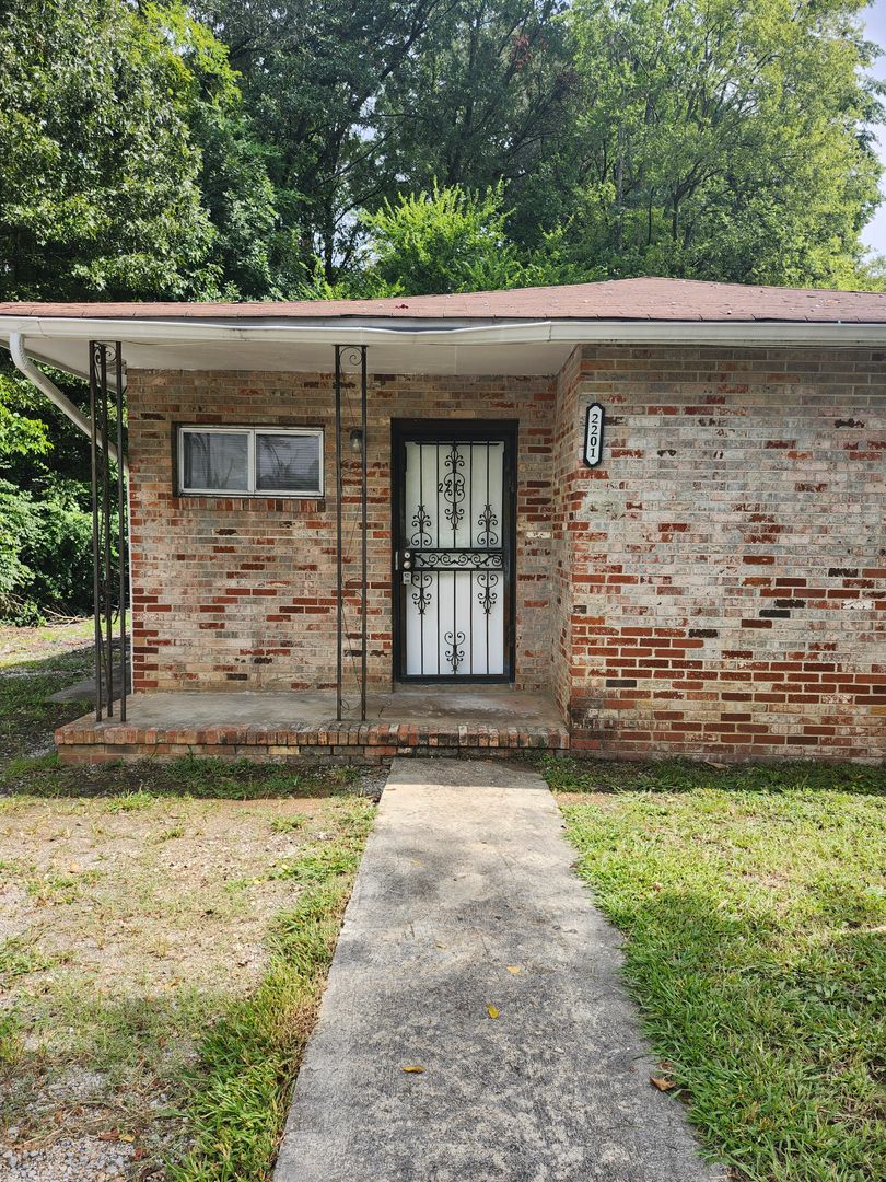 Chattanooga Apartment: 2201 & 2203 Gilbert Street