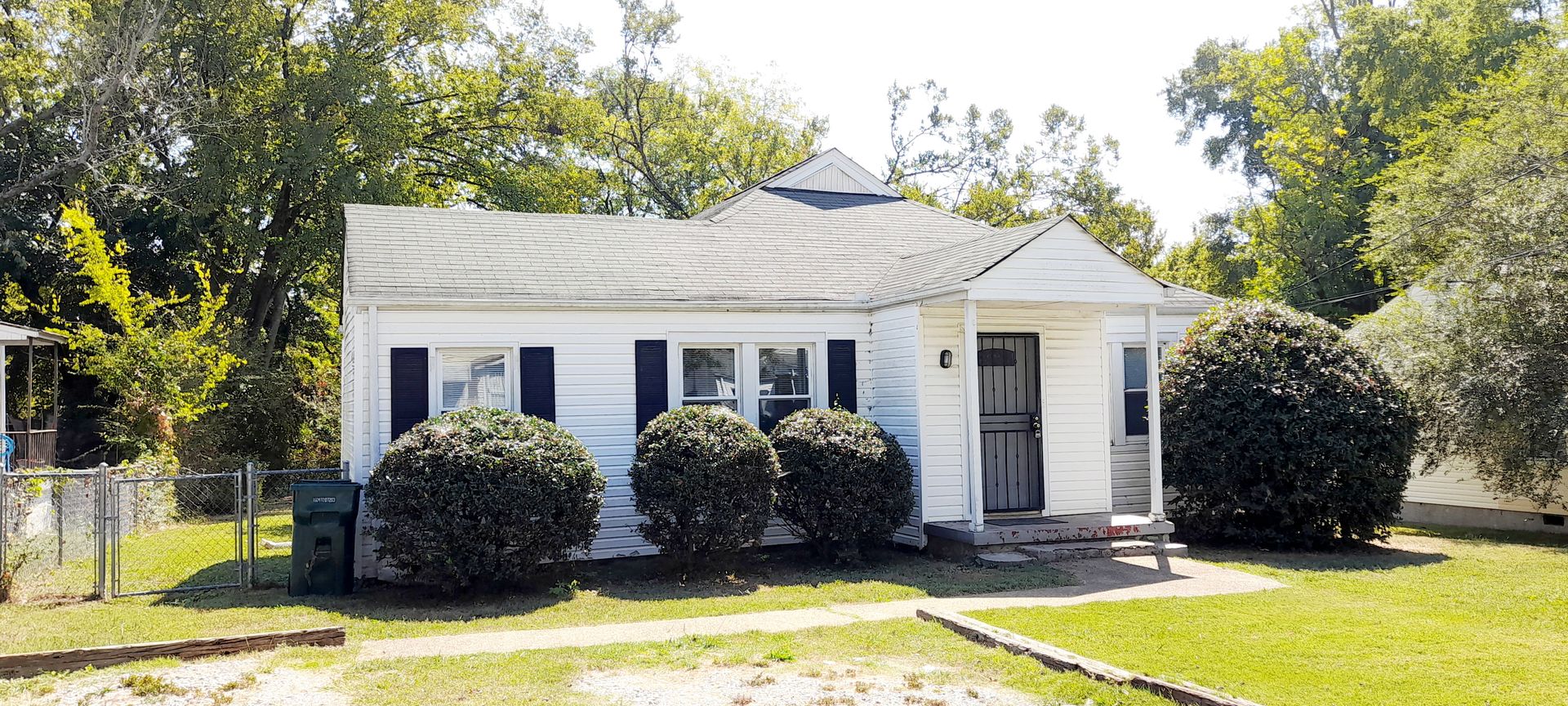 Chattanooga House: 202 N Howell Ave.
