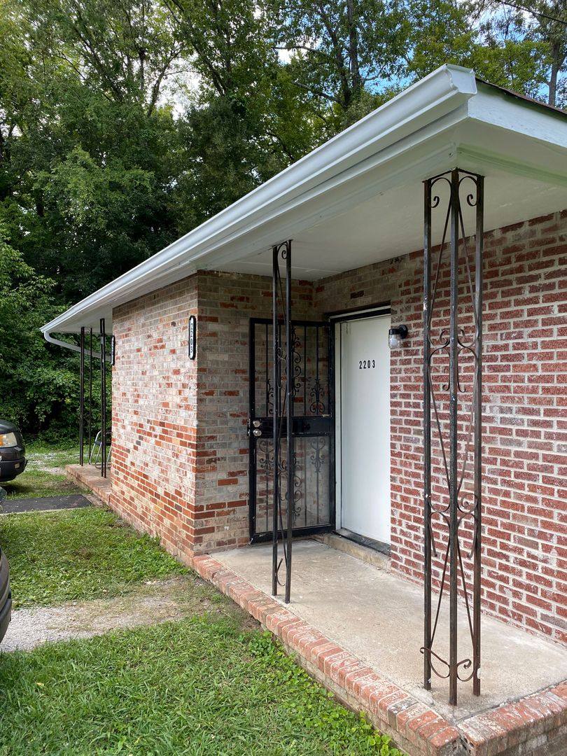 Chattanooga Apartment: 2201 & 2203 Gilbert Street