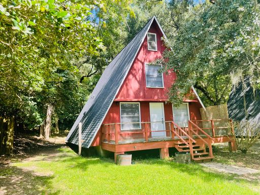 Really cool A frame house in the NW – photo 1