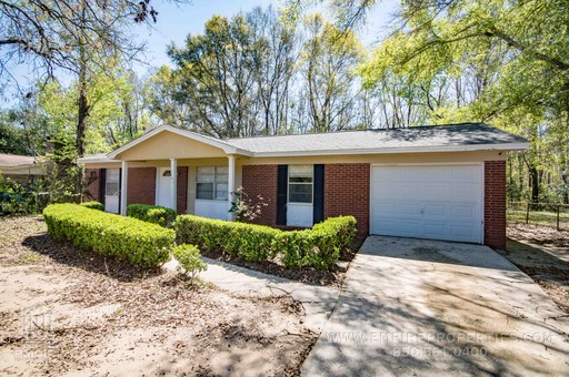 Spacious brick home off of South Monroe – photo 1