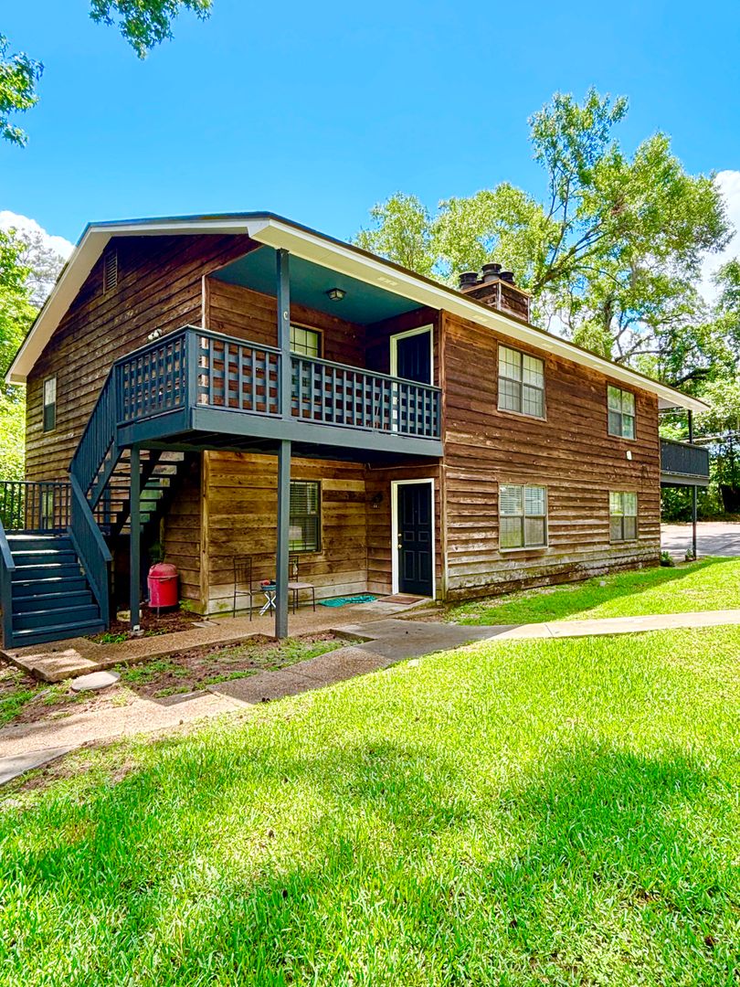 Tallahassee Apartment: 1230 Alachua Ave