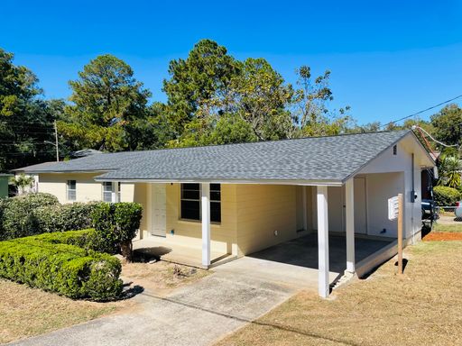 Great home on corner lot – photo 1